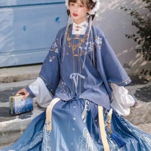Yuxue Fragrance, Ming-Dynasty short shirt pleated skirt aligned with waist